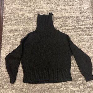 Women’s H&M Skivvy (turtle neck): size small
